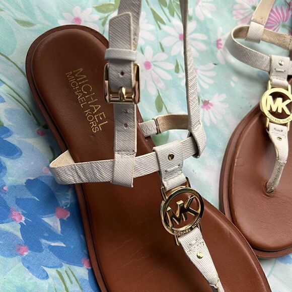 Michael Kors White Leather Logo Sandals Thongs - Picture 6 of 12